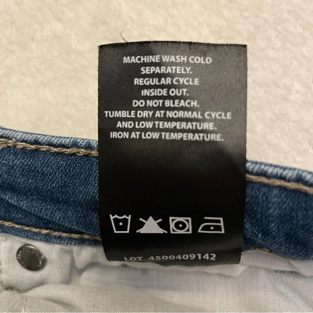 Buffalo David Bitton Jess Rip and Repair Mid Rise Skinny Jeans.  Size 8